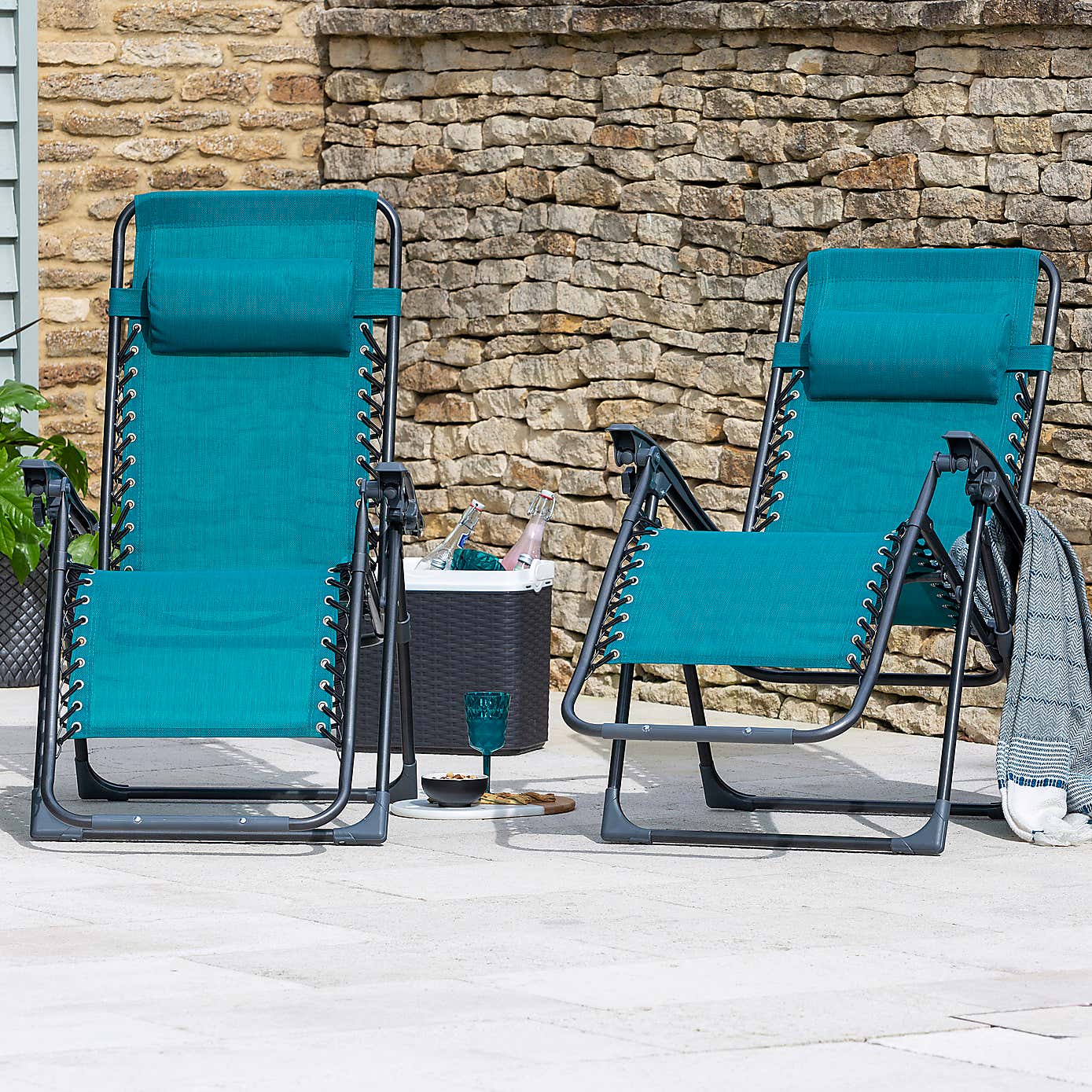 Home Zero Gravity Sun Lounger in Green – Harry's Garden World